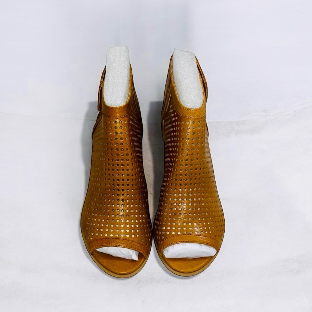 Steve Madden Tan Perforated Peep-Toe Mules